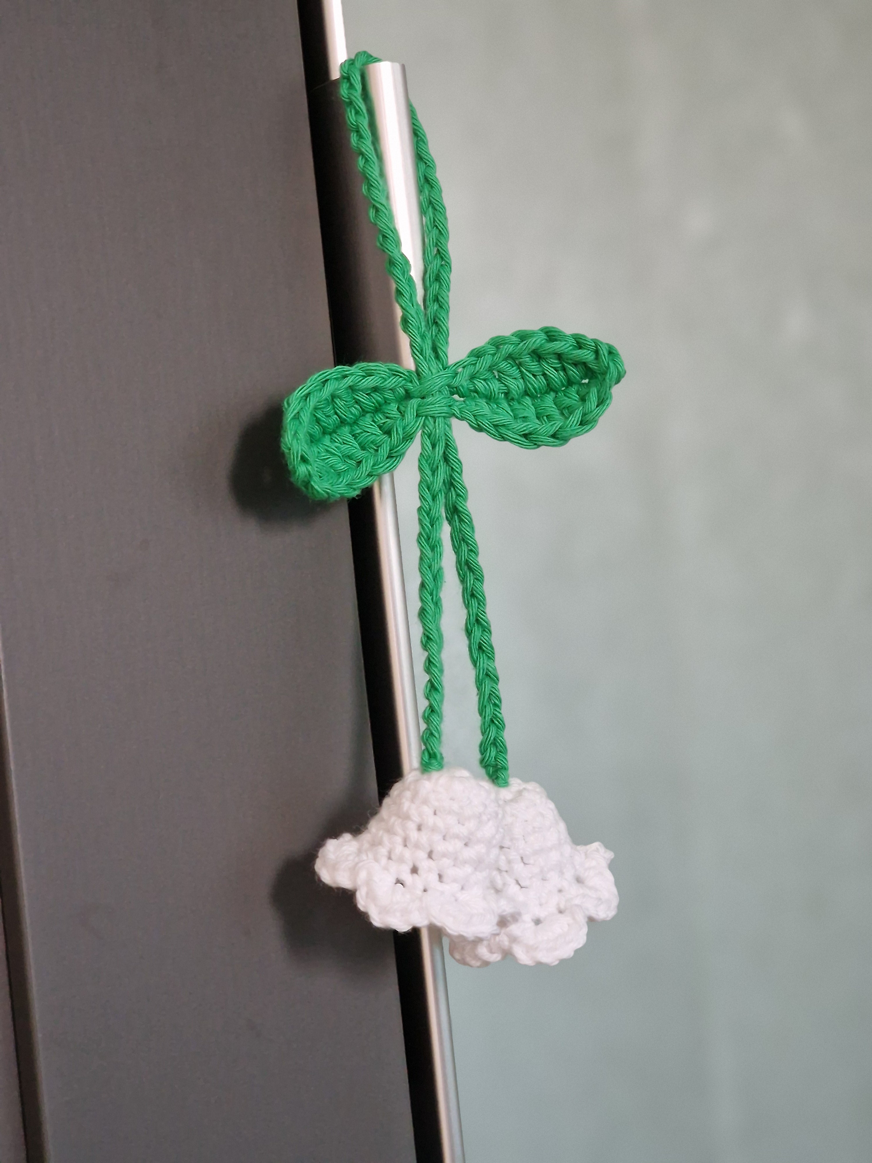 Crochet Lily Car Mirror Charm: Handmade Cotton Hanging Decor