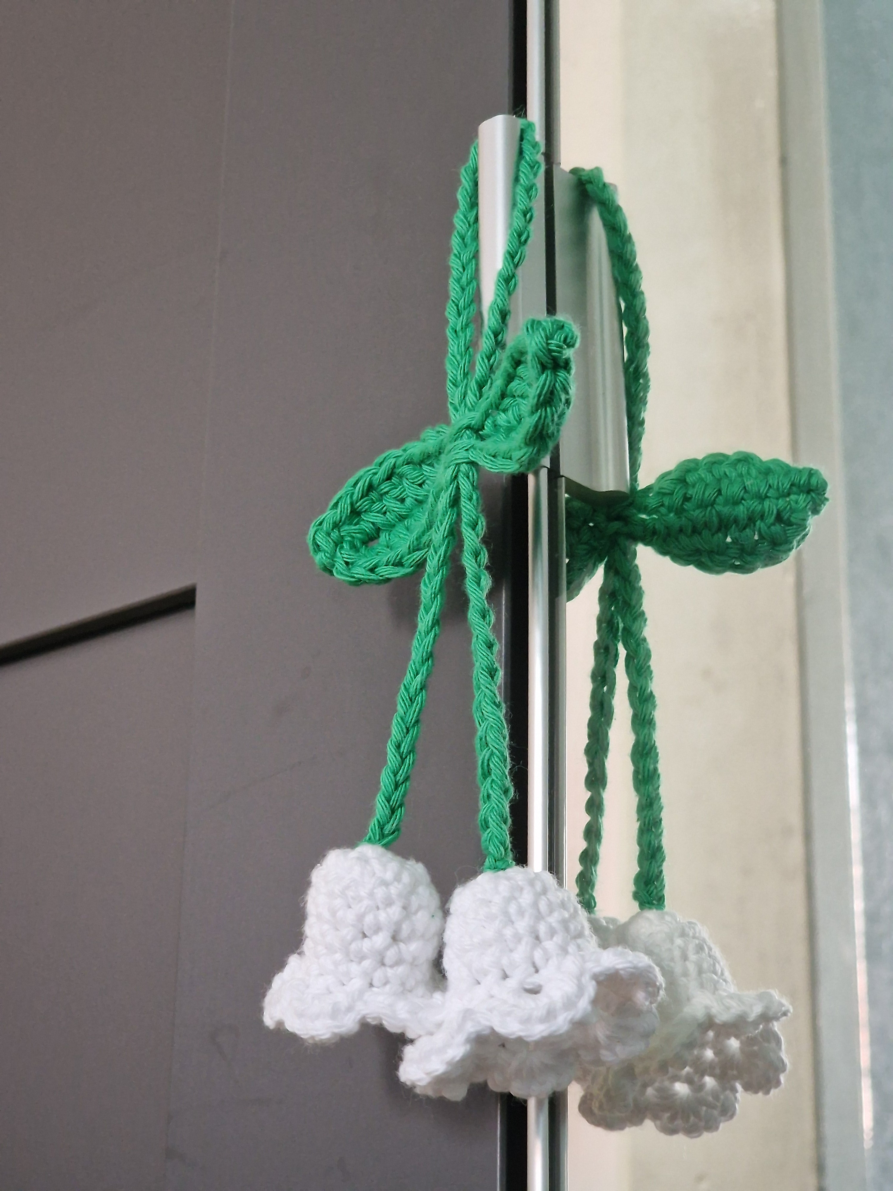 Crochet Lily Car Mirror Charm: Handmade Cotton Hanging Decor